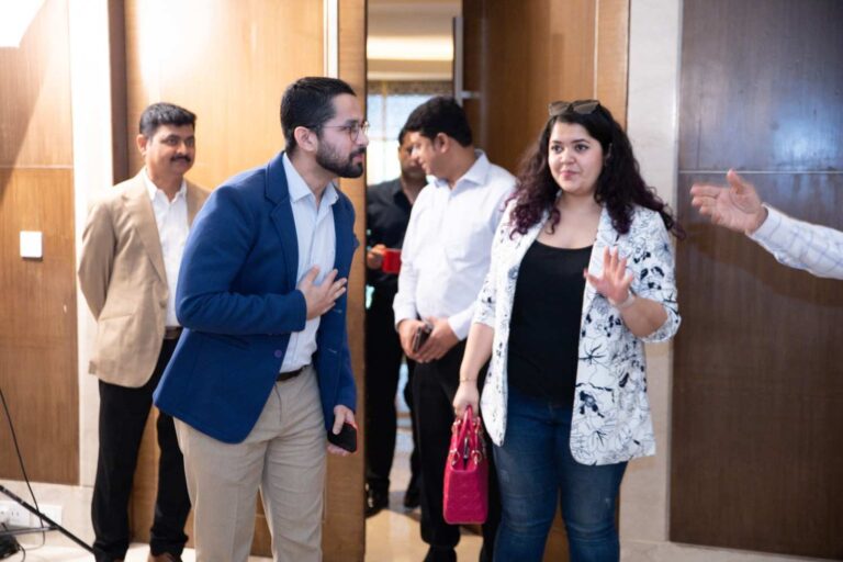 MedFluence: Doctors' Guide to Social Media Mastery