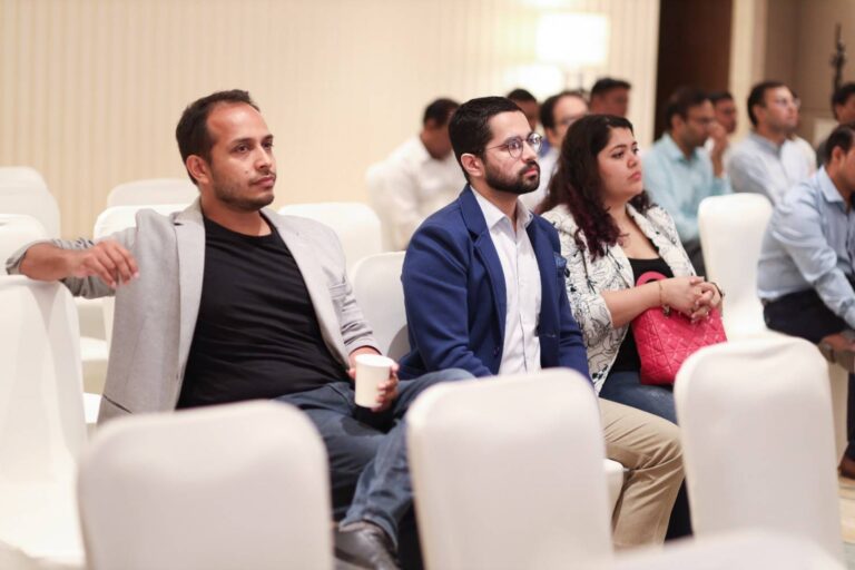 MedFluence: Doctors' Guide to Social Media Mastery